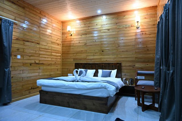 Premium Wooden Family Suite Room 