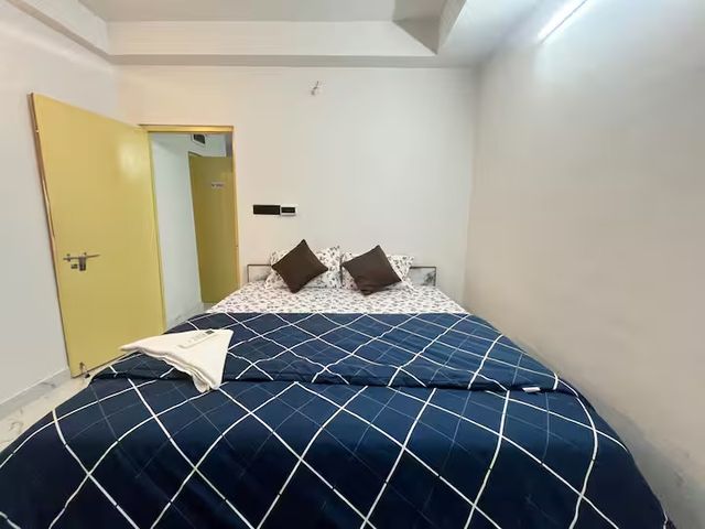 Homely, Ac 2bhk Near R N Tagore hospital